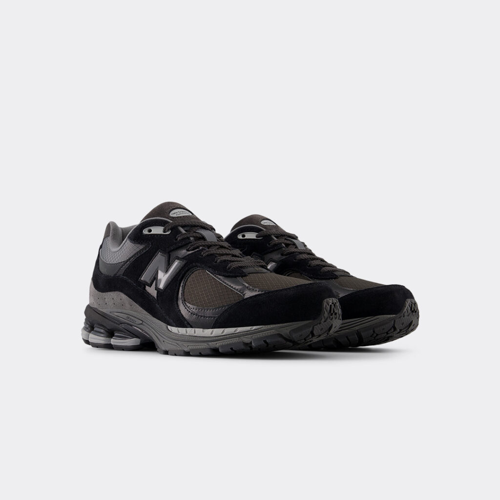 new-balance-2002r-u2002rtg-sneakers-black-1