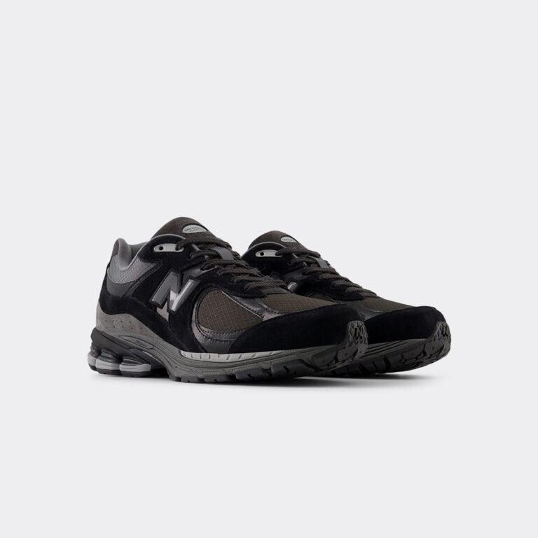 new-balance-2002r-u2002rtg-sneakers-black-1