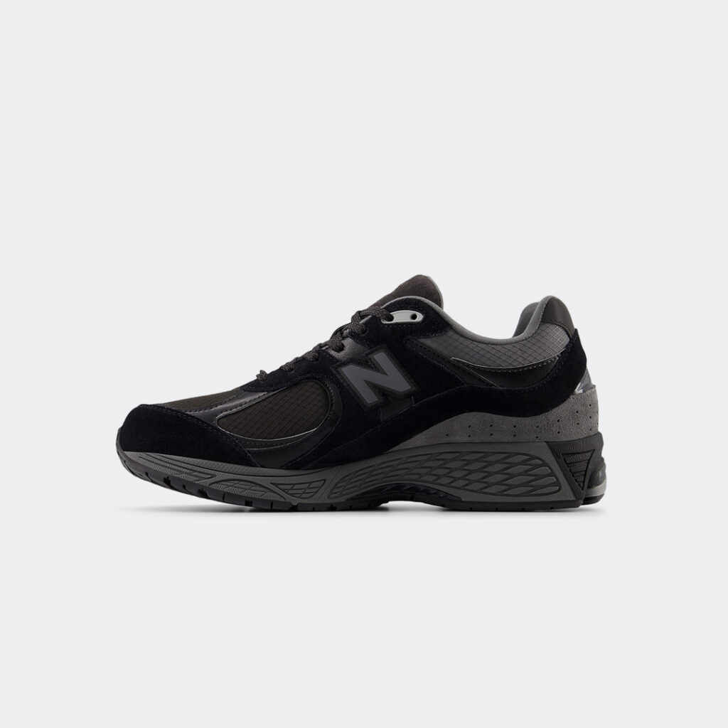 new-balance-2002r-u2002rtg-sneakers-black-2