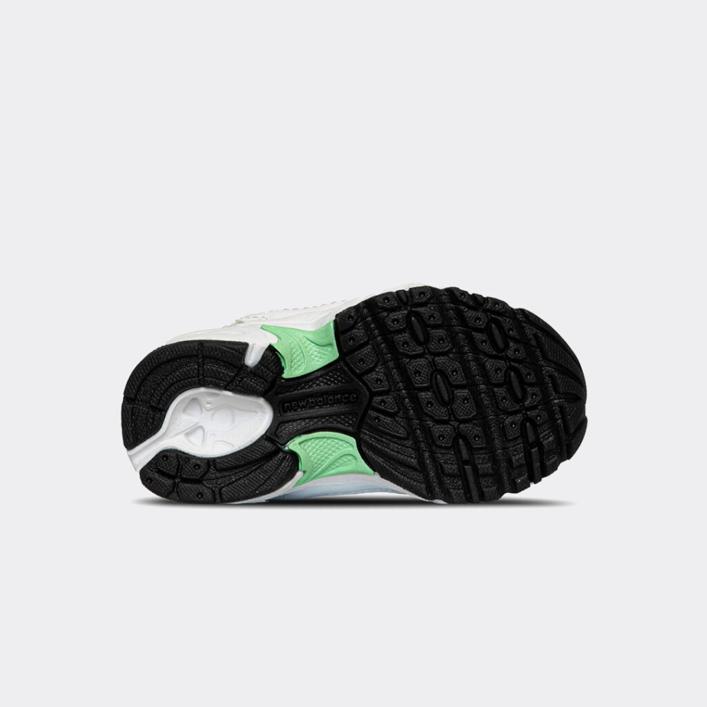 new-balance-530-vrefika-sneakers-white-iz530sm-2
