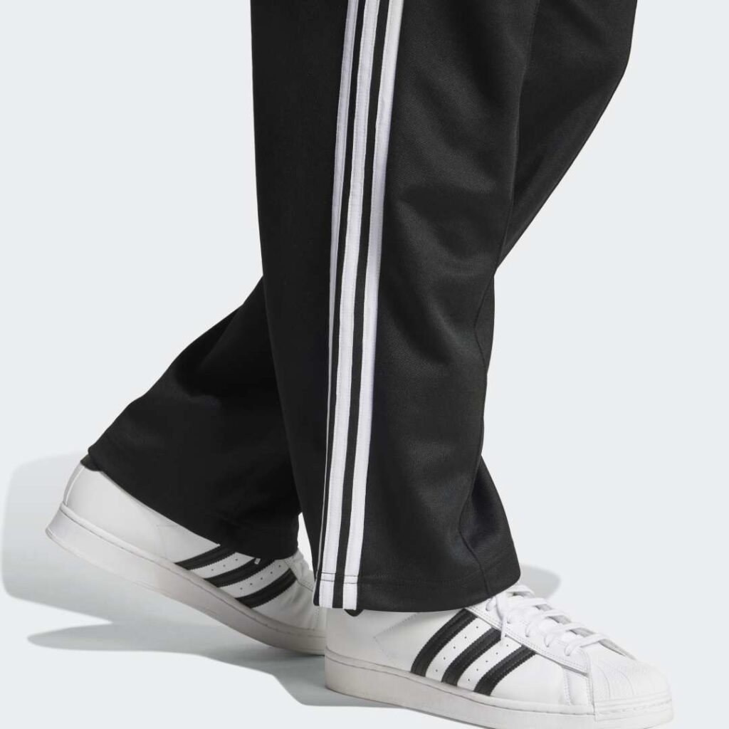 adidas-adicolor-baggy-fit-firebird-track-pants-iz4801-black-4