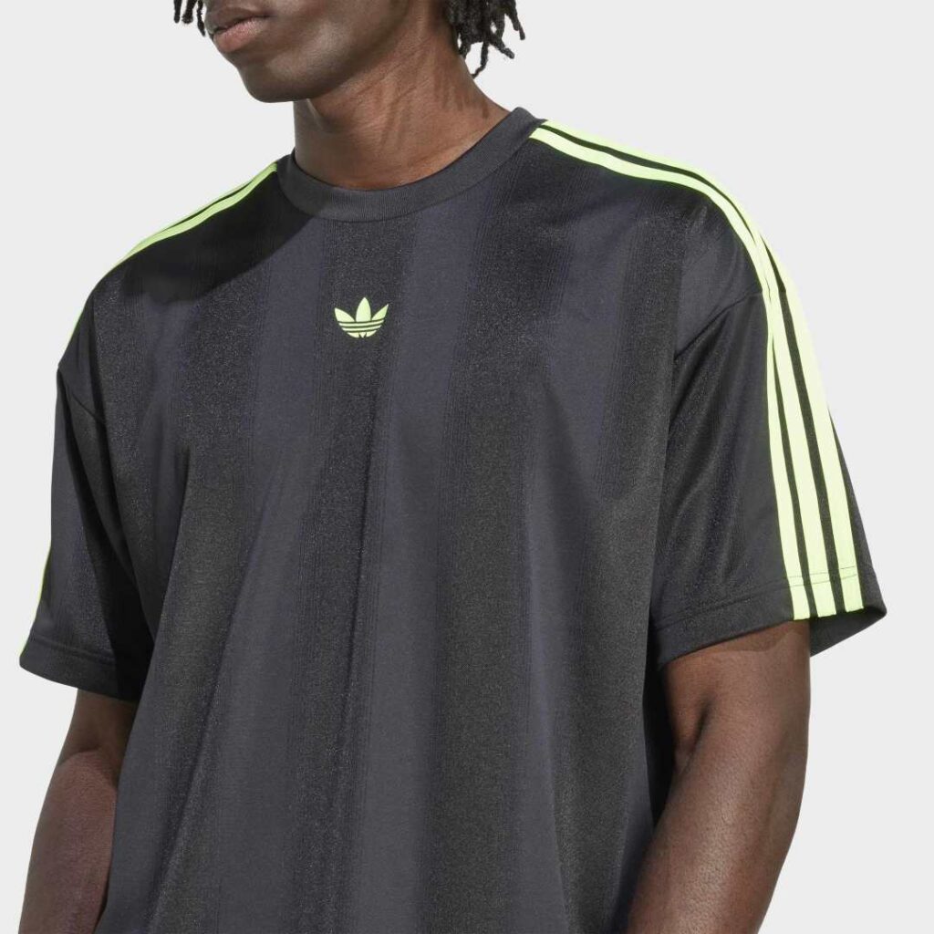 adidas-adicolor-jacquard-jersey-jw5878-black-3