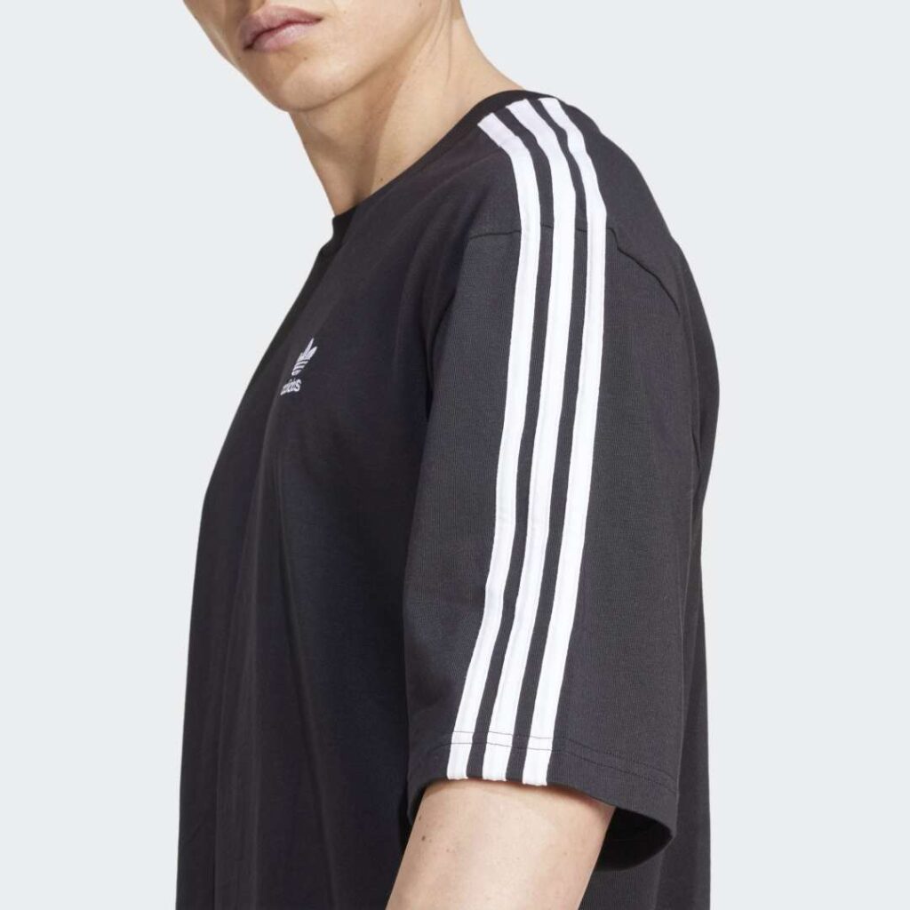 adidas-adicolor-oversized-tee-iz1832-black-4