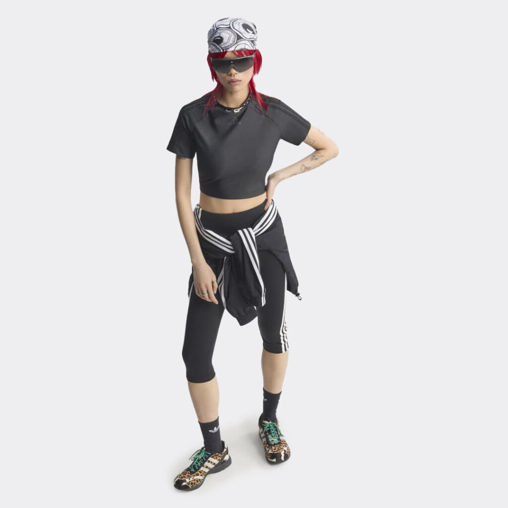 adidas-adicolor-teamgeist-baby-tee-women-jz8278-black-2
