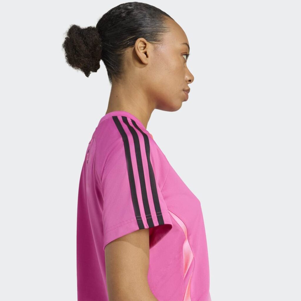 adidas-adicolor-teamgeist-loose-tee-jz8271-semi-lucid-fuchsia-4