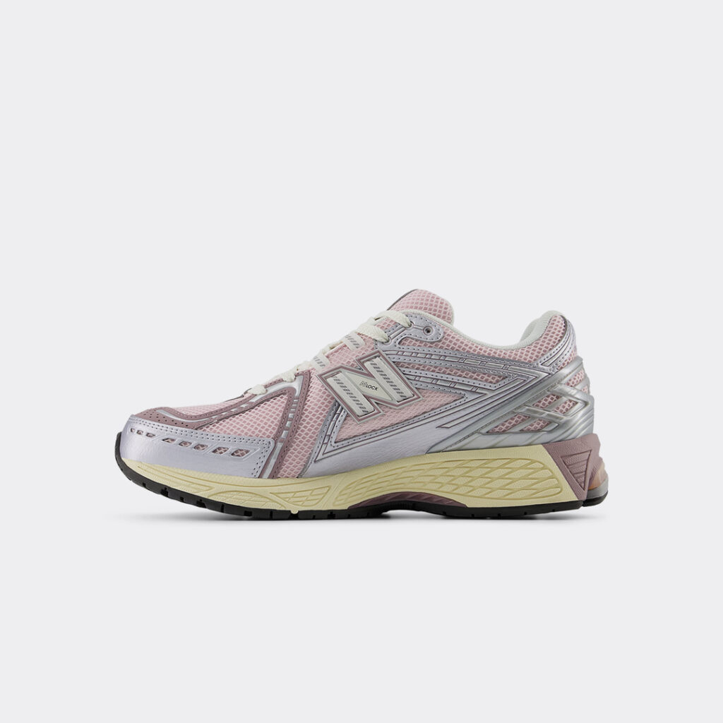 new-balance-1906r-sneakers-u1906rnf-rose-2