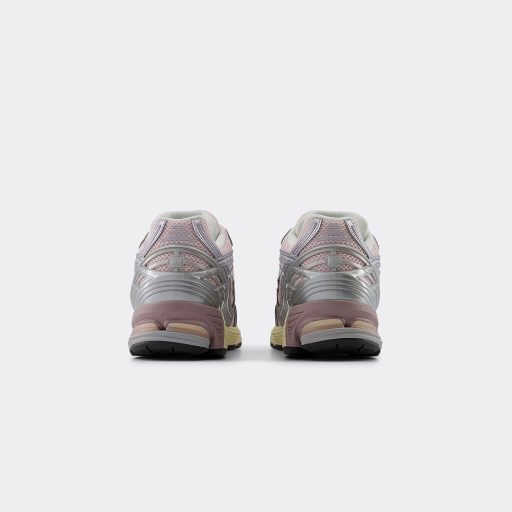 new-balance-1906r-sneakers-u1906rnf-rose-5