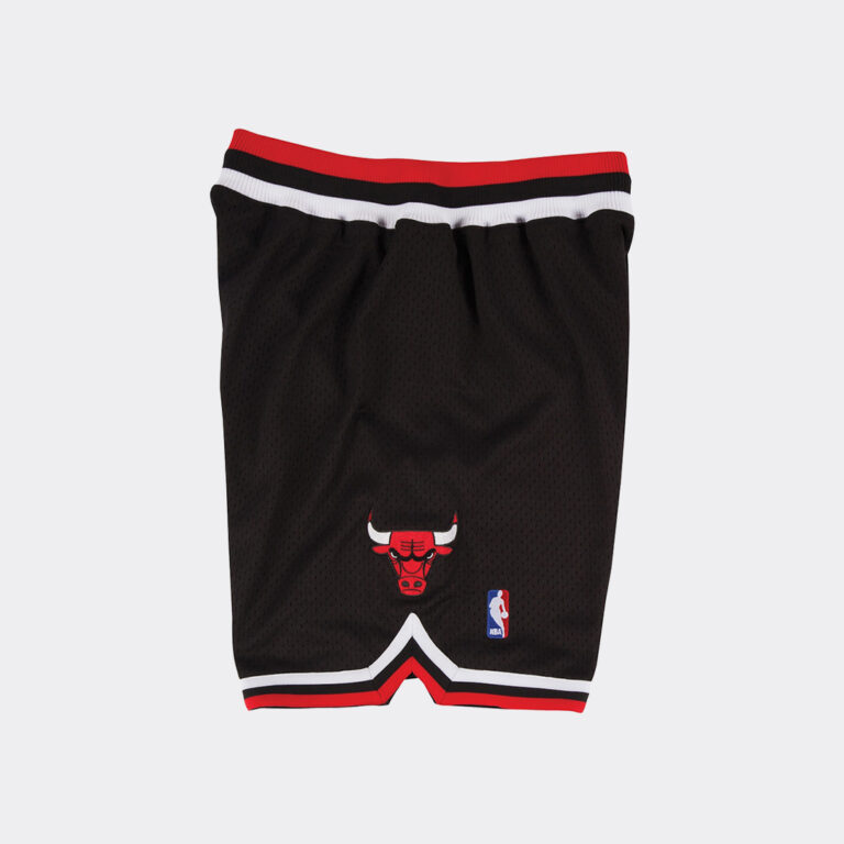 mitchell-and-ness-nba-alternate-swingman-shorts-bulls-97-98-smshac18023-cbublck97-1