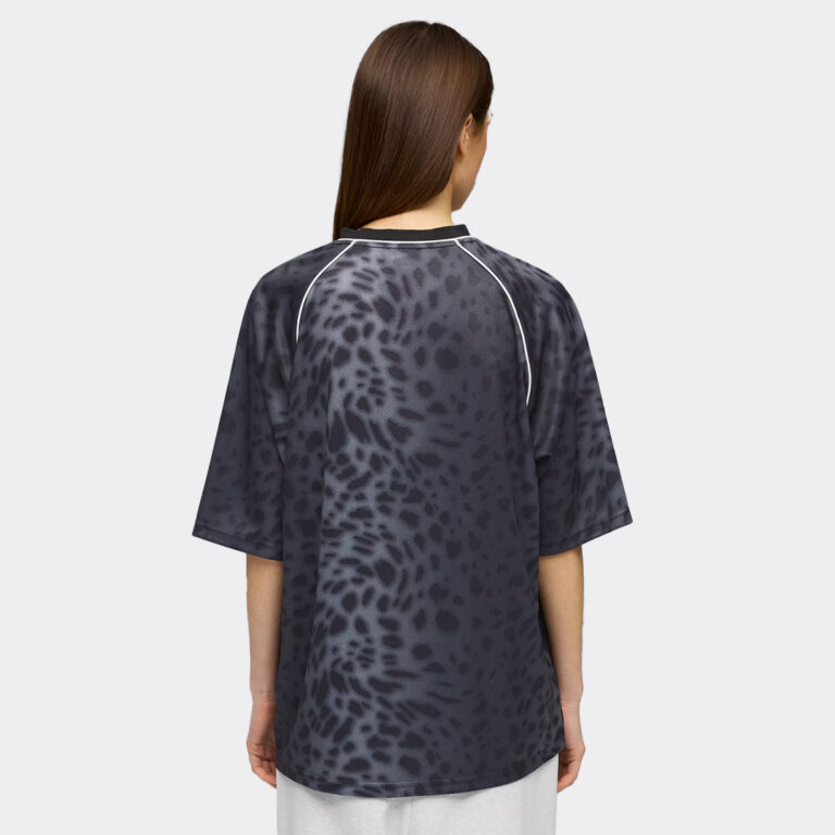 puma-street-glam-relaxed-graphic-jersey-637068-01-black-1