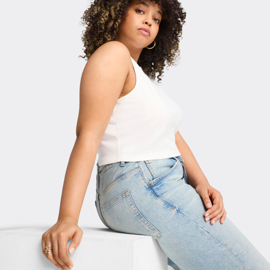 puma-wardrobe-essentials-ribbed-crop-top-629765-02-white-4