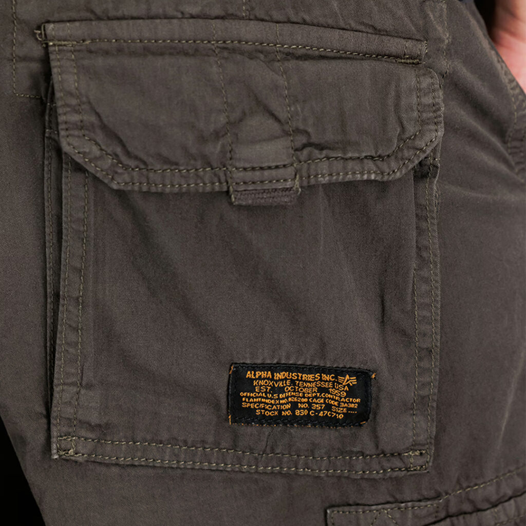 alpha-industries-jet-short-191200-136-greyblack-4
