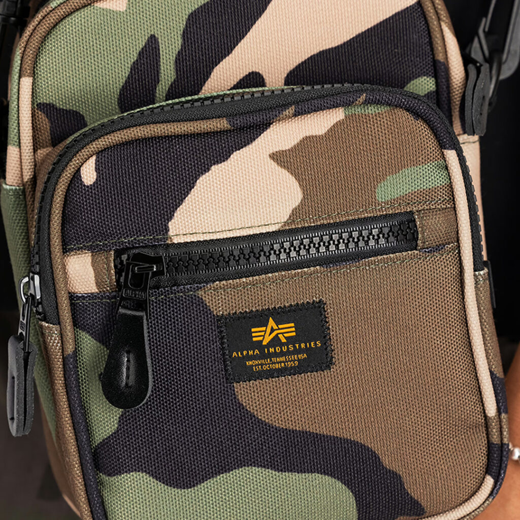 alpha-industries-label-messenger-small-bag-156941-408-wdl-camo-65-3