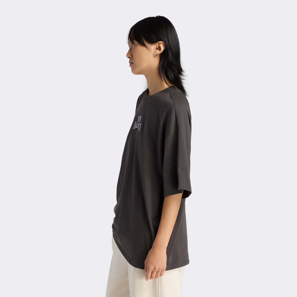 new-balance-trackside-oversized-t-shirt-wt61974v-abr-faded-black-2