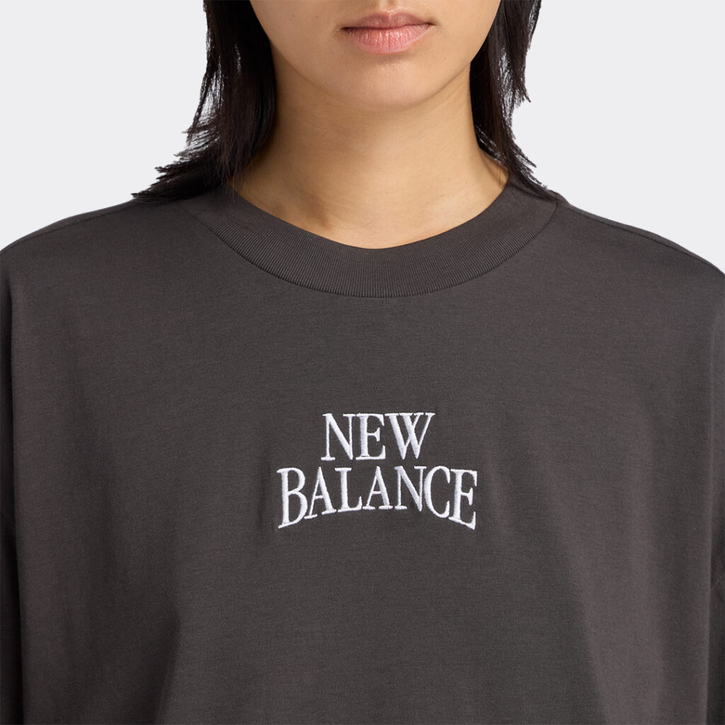 new-balance-trackside-oversized-t-shirt-wt61974v-abr-faded-black-3