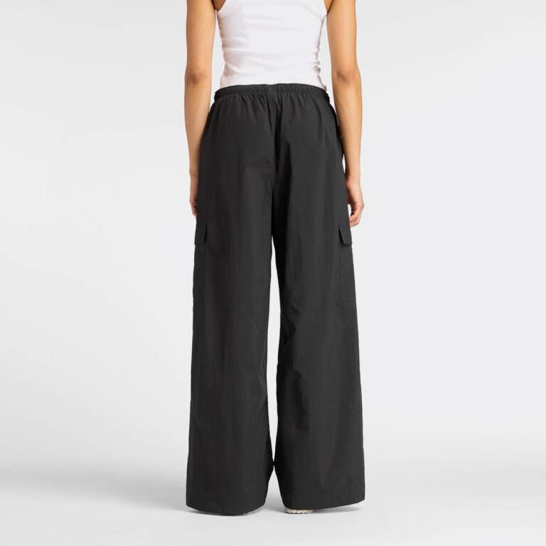 new-balance-woven-cargo-pant-wp53504-bk-black-1