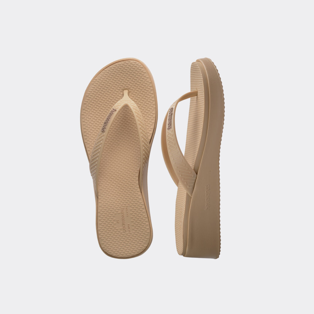 havaianas-high-platform-flip-flops-4150150-00570-golden-3