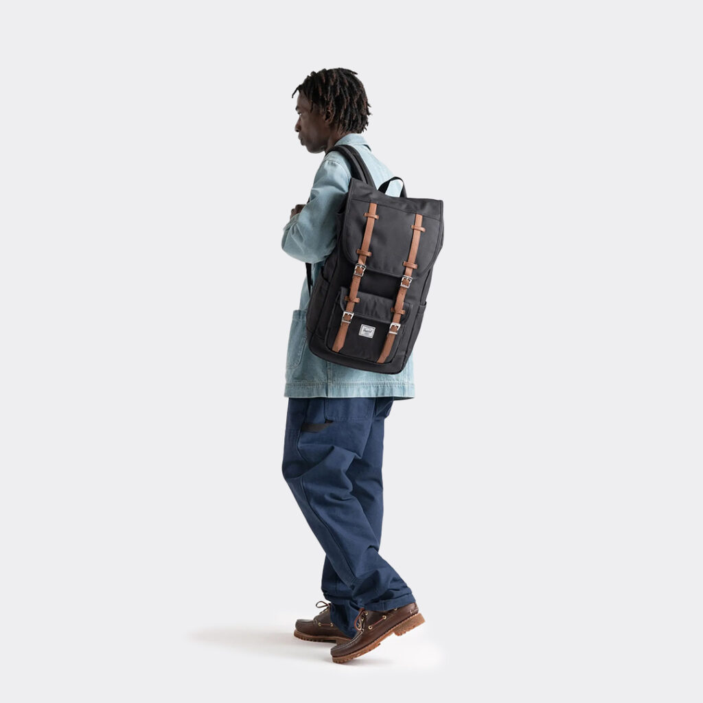 herschel-little-america-backpack-30-l-black-11390-00001-5