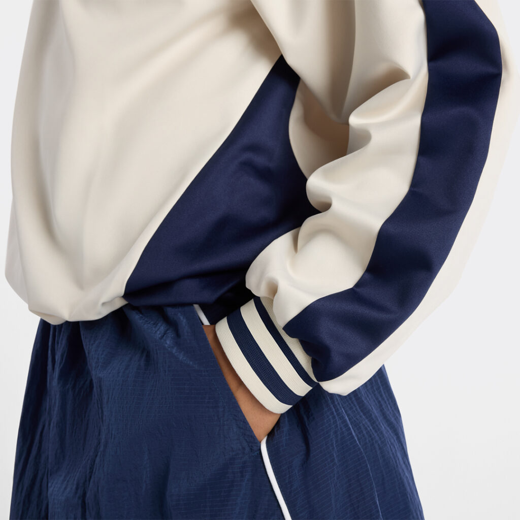 new-balance-satin-woven-pullover-wt61145i-lin-beige-5