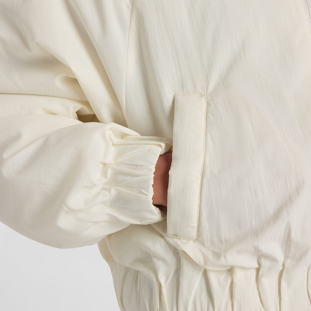 new-balance-woven-bomber-jacket-wj61d8yx-sst-sea-salt-4