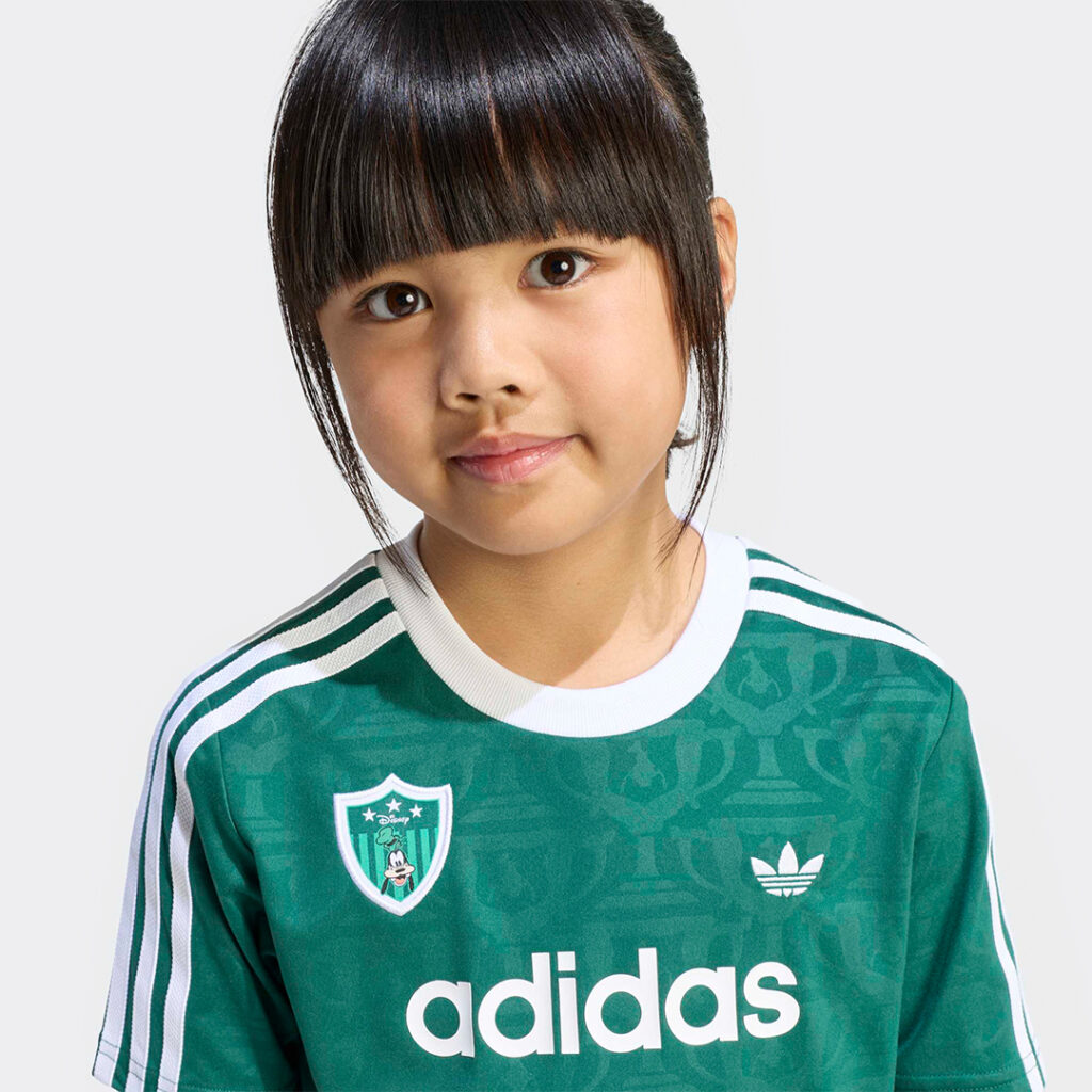 adidas-disney-short-jersey-set-kc8432-collegiate-green-4