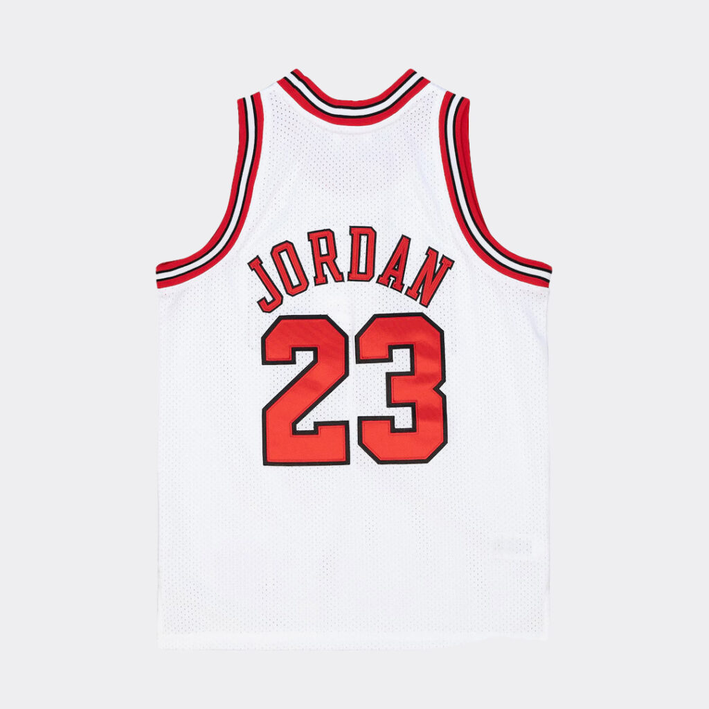 mitchell-and-ness-michael-jordan-bulls-1997-98-authentic-home-jersey-ajy4gs18398-cbuwhit97mjo-1