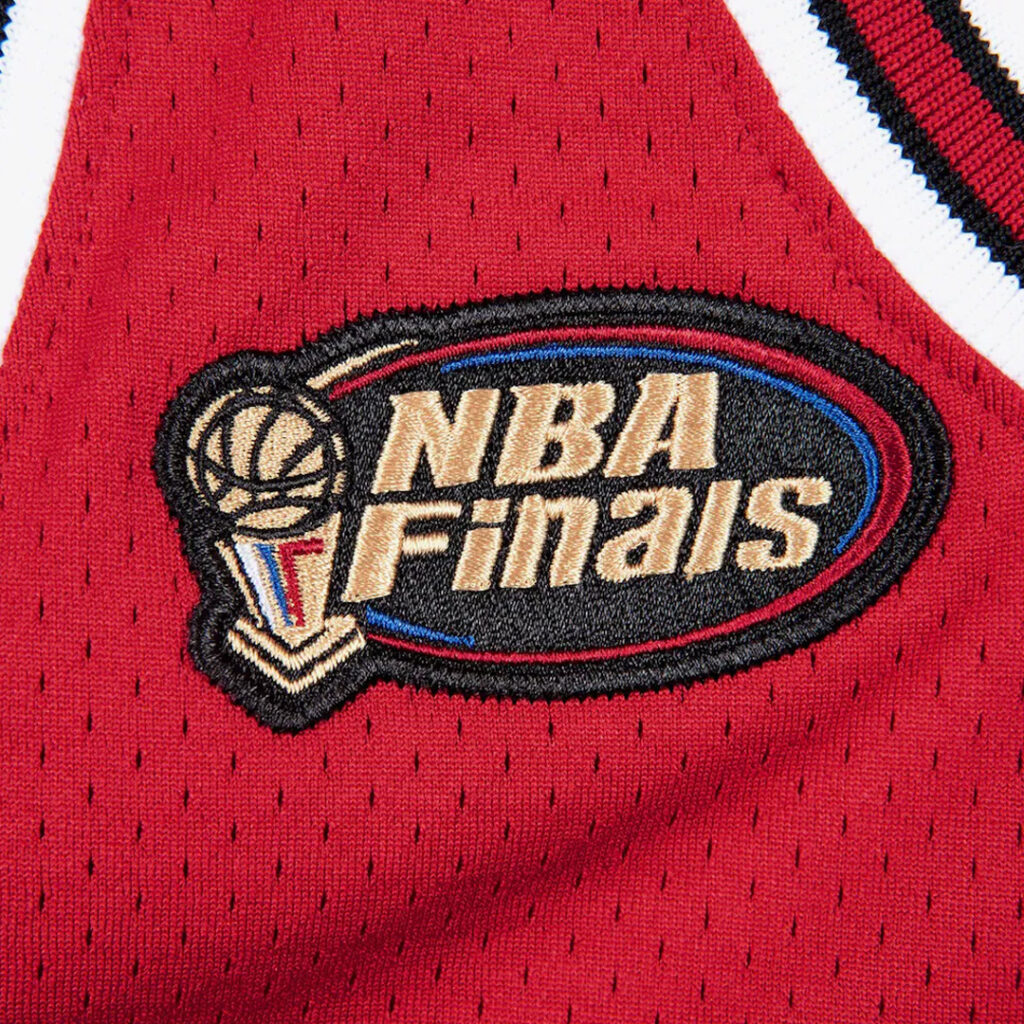 mitchell-and-ness-michael-jordan-bulls-1997-98-authentic-jersey-ajy4cp19016-cbuunrd97mjo-3