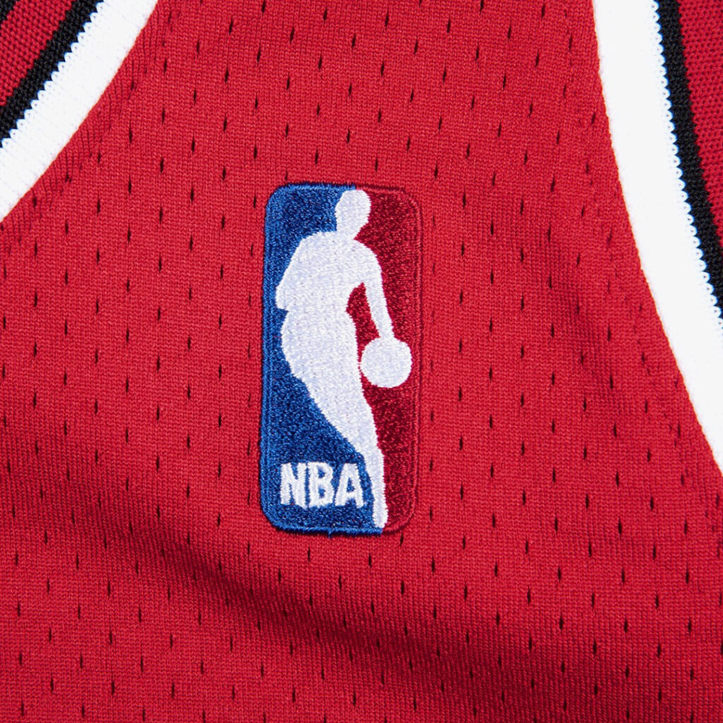 mitchell-and-ness-michael-jordan-bulls-1997-98-authentic-jersey-ajy4cp19016-cbuunrd97mjo-4