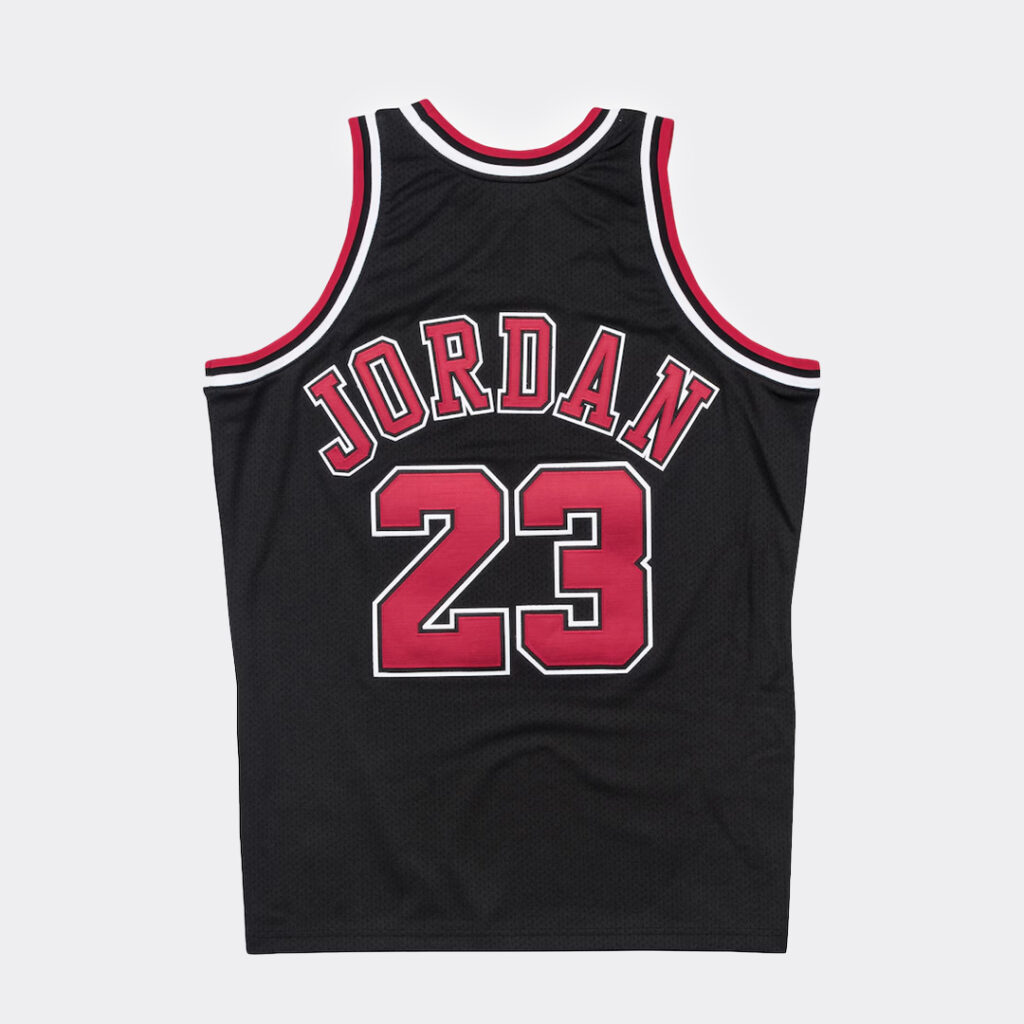 mitchell-and-ness-michael-jordan-bulls-1997-98-authentic-jersey-ajy4gs18400-cbublck97mjo-1