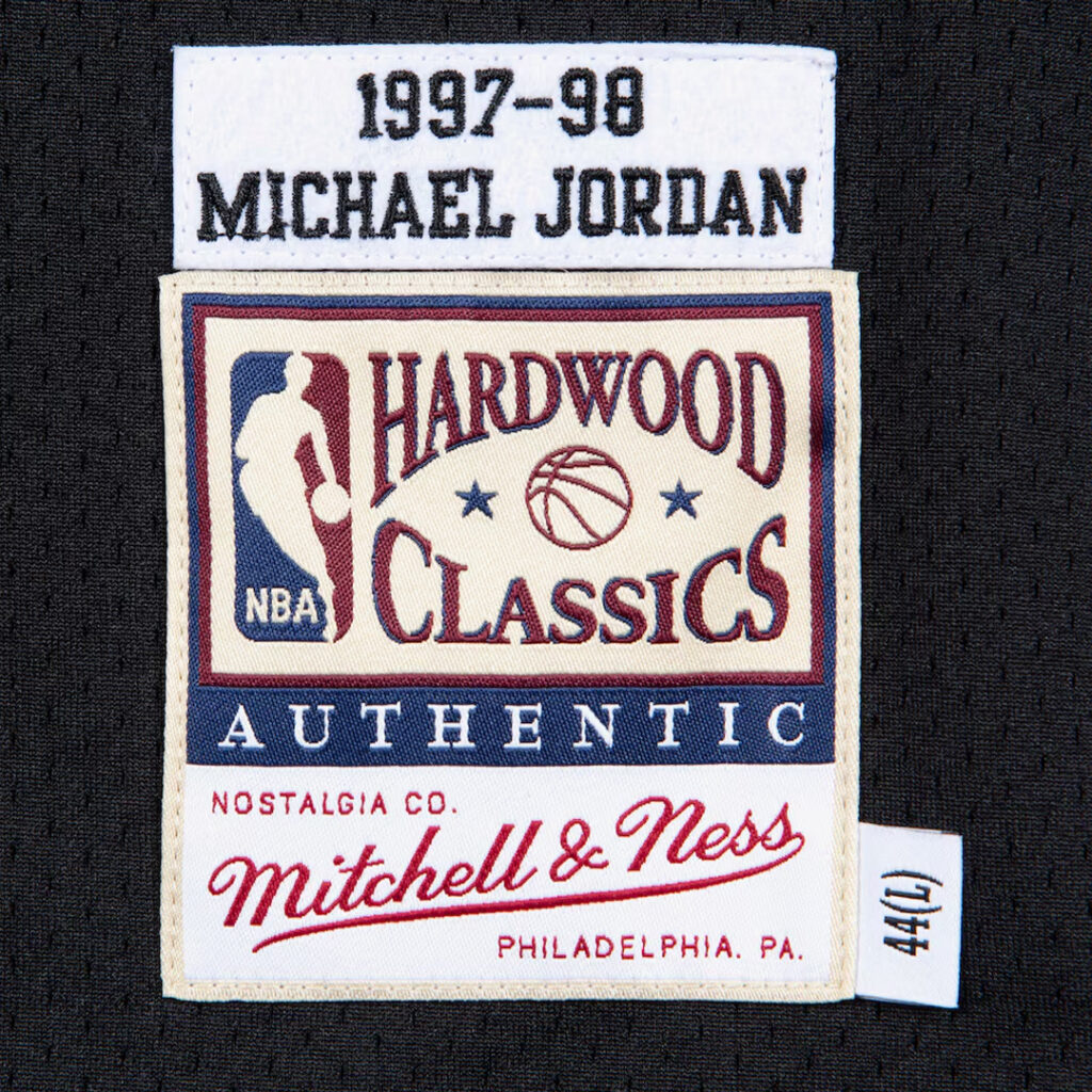 mitchell-and-ness-michael-jordan-bulls-1997-98-authentic-jersey-ajy4gs18400-cbublck97mjo-2
