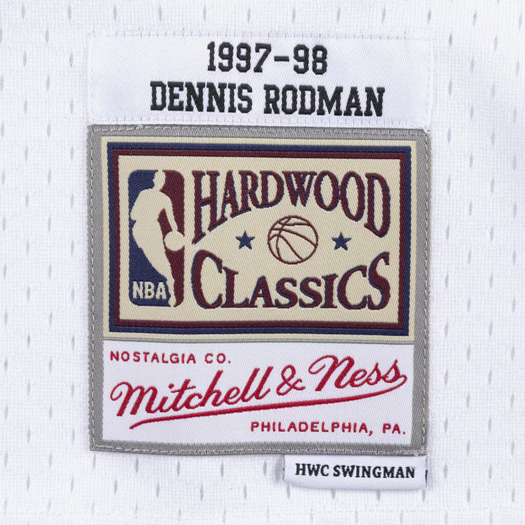 mitchell-and-ness-nba-swingman-player-bulls-1997-98-dennis-rodman-smjyac18079-cbuwhit97drd-white-2