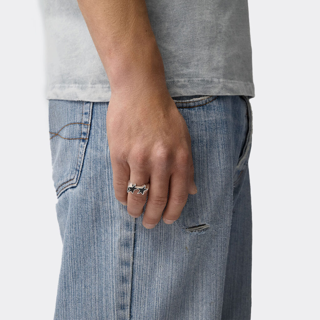 twojeys-icon-black-enameled-single-ring-414526006-2