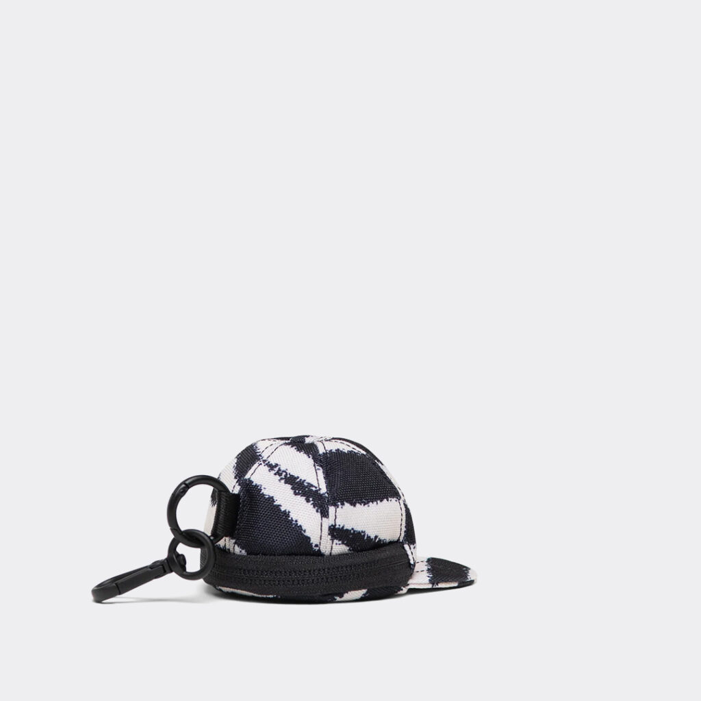 herschel-classic-sylas-cap-bag-charm-zebra-80016-00332-1